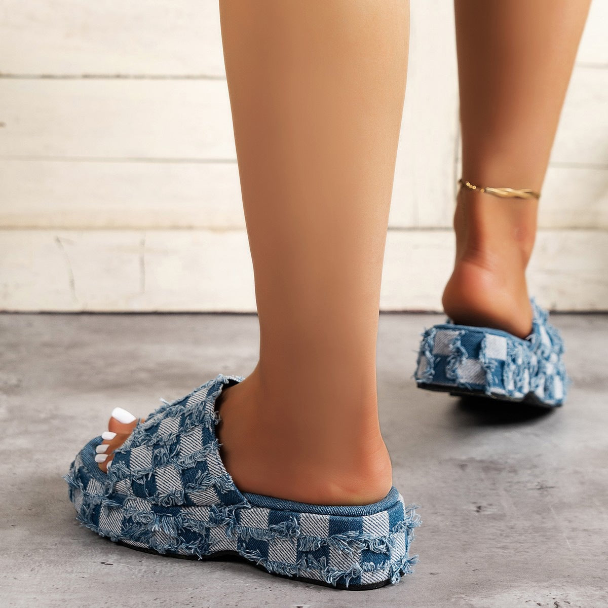 Wholesale PU Thick Soled Color Matching Slippers